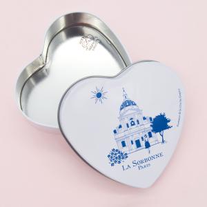 Boîte coeur en métal