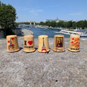Collection de dés à coudre en bois français, collection Paris